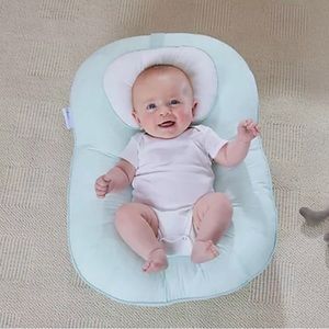 Rahoo Baby Learn & Lounge 3-in-1 Newborn Lounger in mint